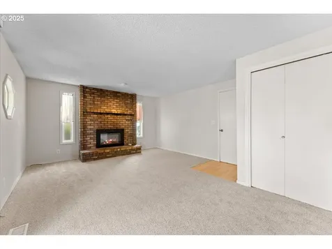 5107 NW Daniels Street Vancouver WA 98663