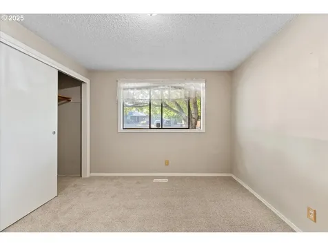 5107 NW Daniels Street Vancouver WA 98663