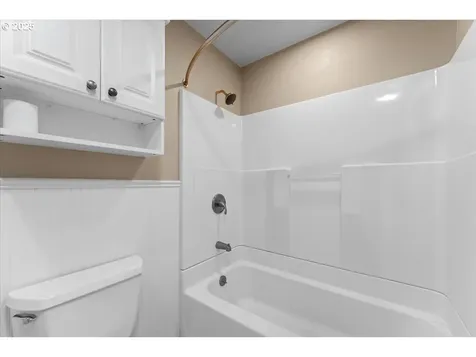 5107 NW Daniels Street Vancouver WA 98663