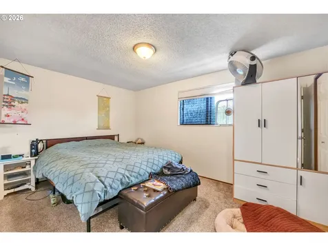 1390 R Street Springfield OR 97477