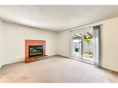 1390 R Street Springfield OR 97477