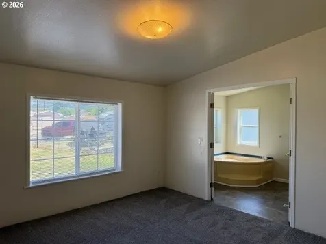 157 Creekside Court Roseburg OR 97471