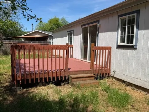 157 Creekside Court Roseburg OR 97471