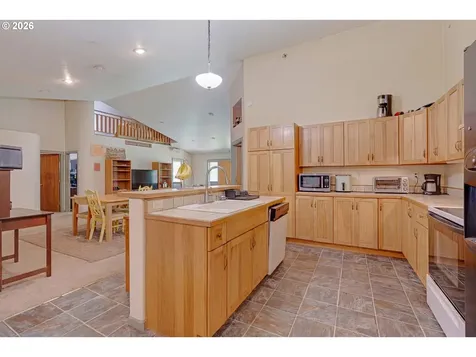 2785 NE Starr Creek Road Yachats OR 97498
