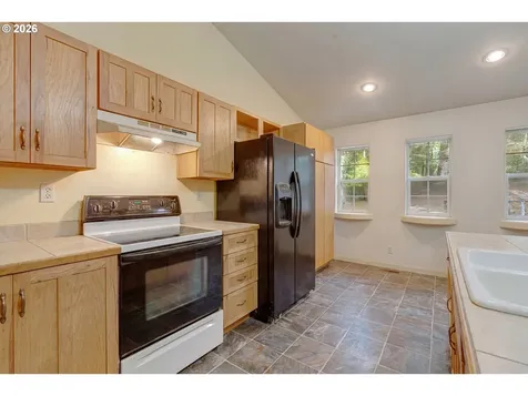 2785 NE Starr Creek Road Yachats OR 97498