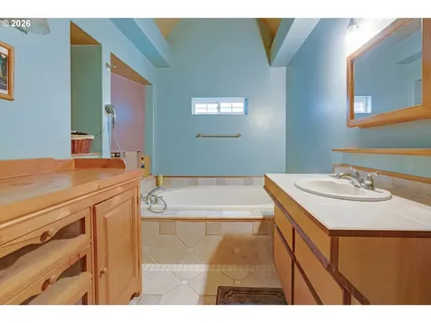 2785 NE Starr Creek Road Yachats OR 97498
