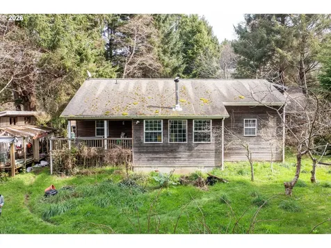2785 NE Starr Creek Road Yachats OR 97498