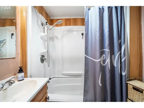 2119 E 8th Street Vancouver WA 98661