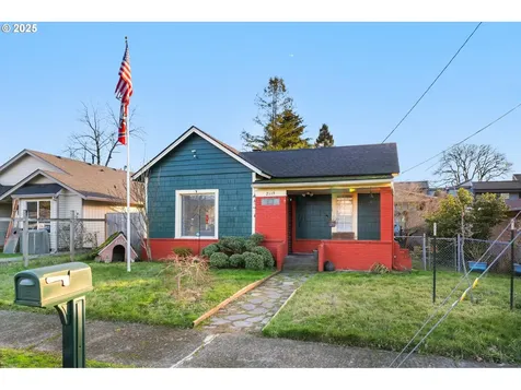 2119 E 8th Street Vancouver WA 98661