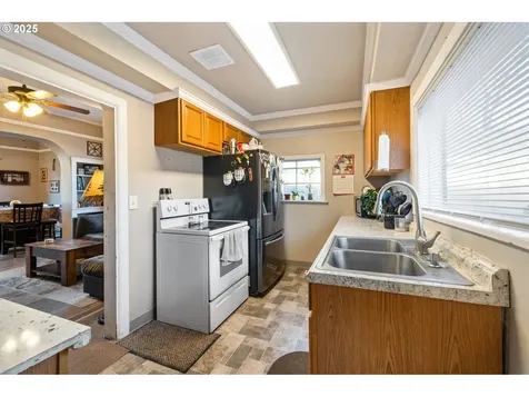 2119 E 8th Street Vancouver WA 98661