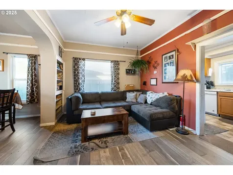 2119 E 8th Street Vancouver WA 98661
