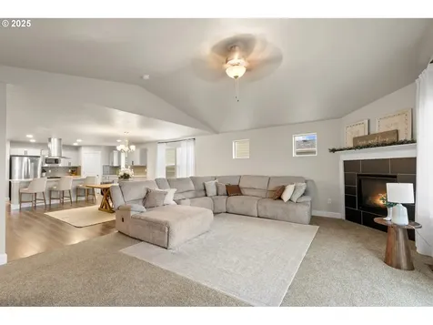 1437 E Hurlburt Avenue Hermiston OR 97838