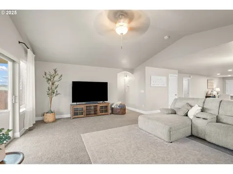 1437 E Hurlburt Avenue Hermiston OR 97838