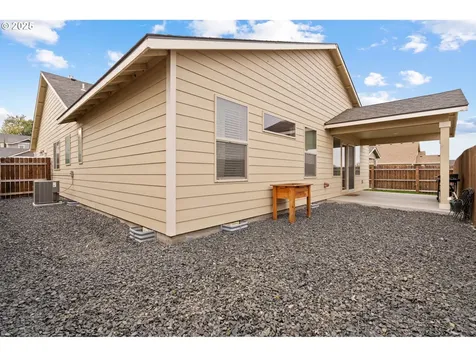 1437 E Hurlburt Avenue Hermiston OR 97838