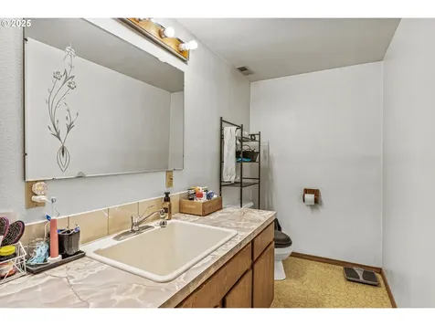 3287 Green Mountain Road Kalama WA 98625