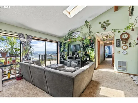 3287 Green Mountain Road Kalama WA 98625