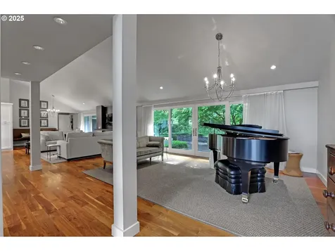 7100 SW Willowmere Drive Portland OR 97225