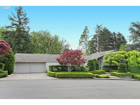 7100 SW Willowmere Drive Portland OR 97225
