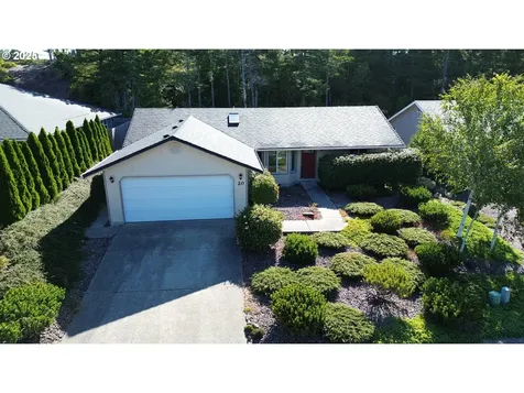 20 Park Village Drive Florence OR 97439