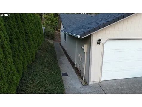 20 Park Village Drive Florence OR 97439