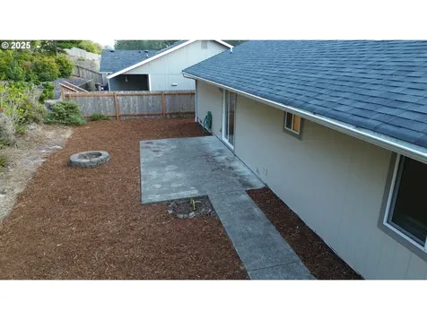 20 Park Village Drive Florence OR 97439