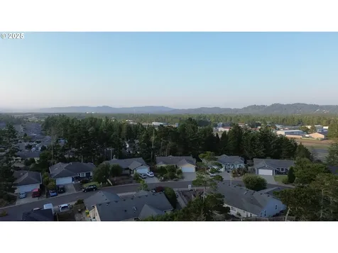 20 Park Village Drive Florence OR 97439