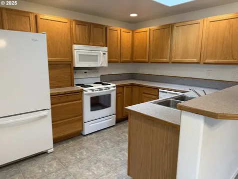 20 Park Village Drive Florence OR 97439