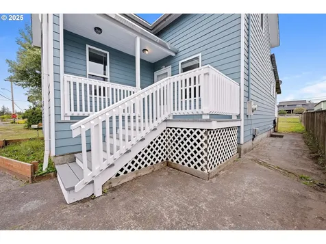 881 Pacific Drive Hammond OR 97121
