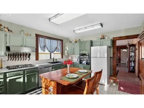 1151 SE Jackson Street Roseburg OR 97470