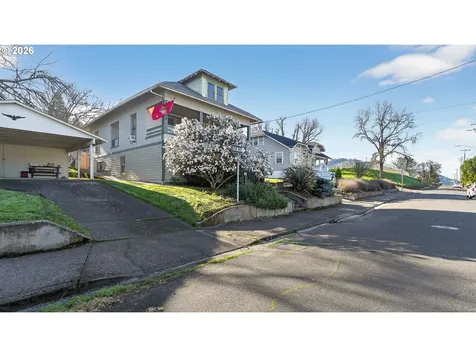 1151 SE Jackson Street Roseburg OR 97470
