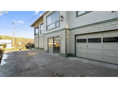 1151 SE Jackson Street Roseburg OR 97470