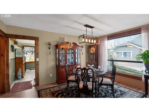 1151 SE Jackson Street Roseburg OR 97470