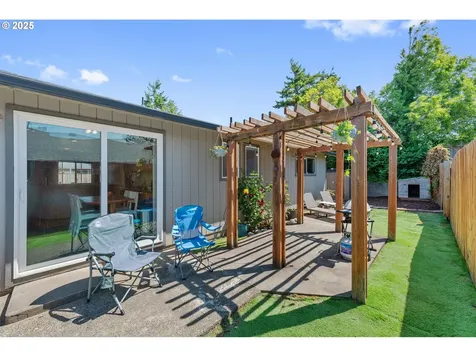 1065 Fenwick Street Coos Bay OR 97420