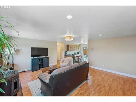 1065 Fenwick Street Coos Bay OR 97420
