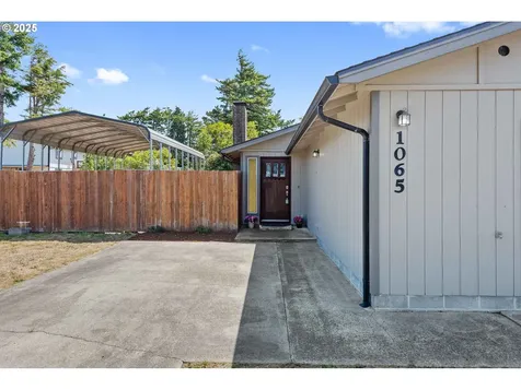1065 Fenwick Street Coos Bay OR 97420