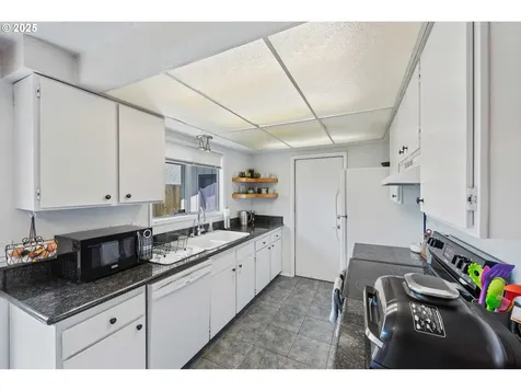 1065 Fenwick Street Coos Bay OR 97420