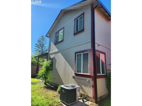 871 Marshall Avenue Medford OR 97501
