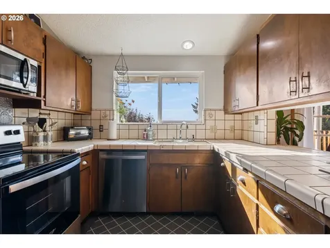 930 Prescott Lane Springfield OR 97477