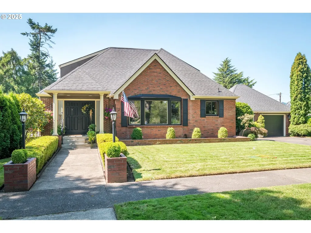3223 NE Nichols Boulevard Longview WA 98632