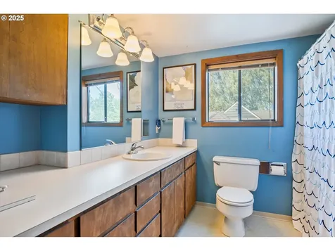 3223 NE Nichols Boulevard Longview WA 98632