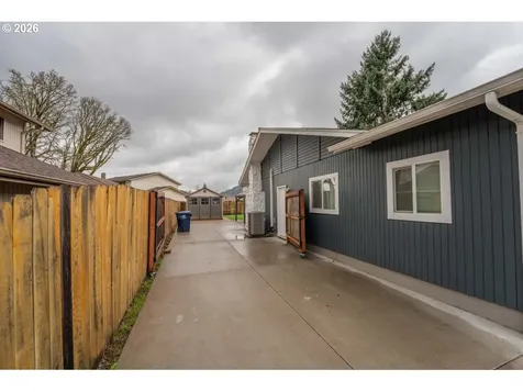 555 66th Street Springfield OR 97478