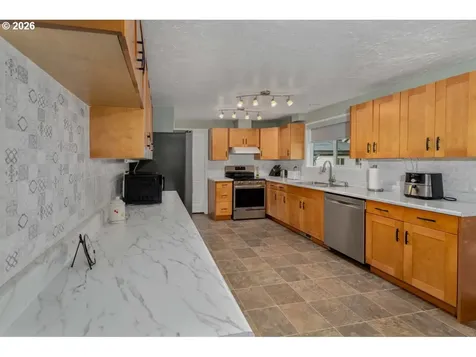 555 66th Street Springfield OR 97478