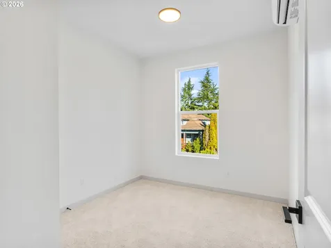 7466 SE Tolman Street Portland OR 97206