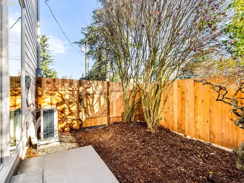 7466 SE Tolman Street Portland OR 97206