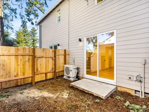 7466 SE Tolman Street Portland OR 97206