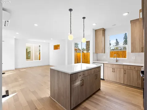 7466 SE Tolman Street Portland OR 97206