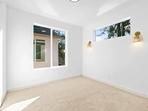 7466 SE Tolman Street Portland OR 97206