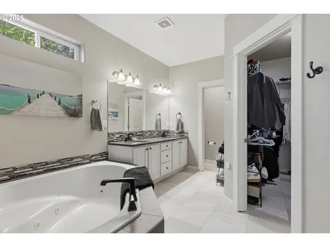 559 E 16th Street Lafayette OR 97127