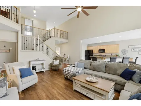 559 E 16th Street Lafayette OR 97127