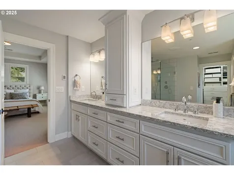 5328 Lower Drive Lake Oswego OR 97035